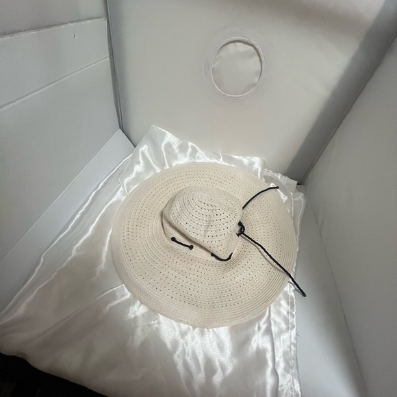 Ralph Lauren Cream Sun Hat - Picture 10 of 12